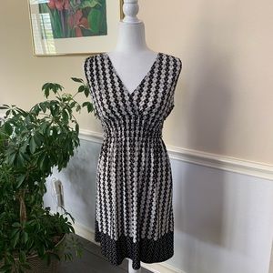 Black and White Sleeveless Midi Dress